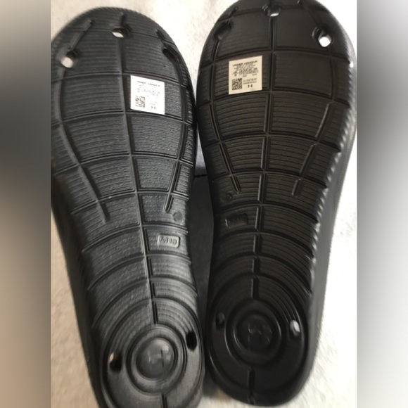 Under Armour Black Men’s Slide Sandals SZ18 - Picture 3 of 7